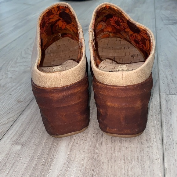 Korks Women's Clogs - Tan/Brown us 6 Korks women's mule slide clogs Taupe, brown - Picture 4 of 8